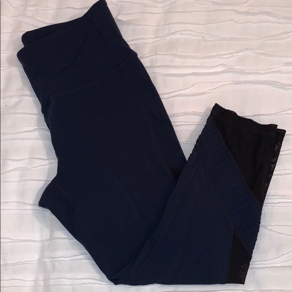 🎉HP🎉 Athleta High Rise Pintucks Chaturanga - Picture 3 of 4